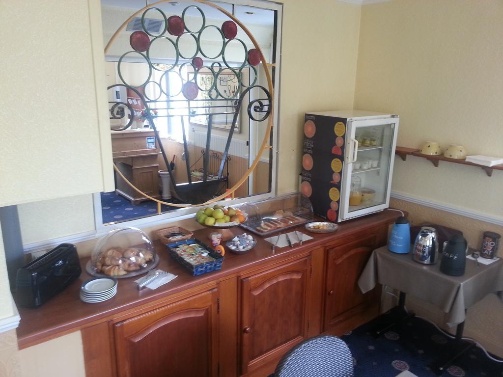 Arcantis Hotel La Residence Cergy Zewnętrze zdjęcie