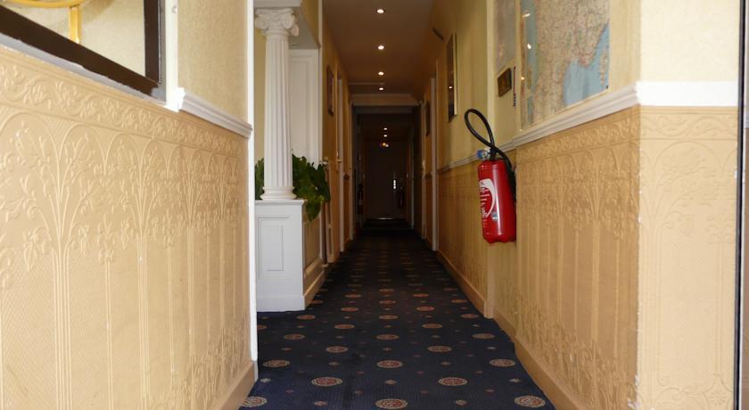 Arcantis Hotel La Residence Cergy Zewnętrze zdjęcie